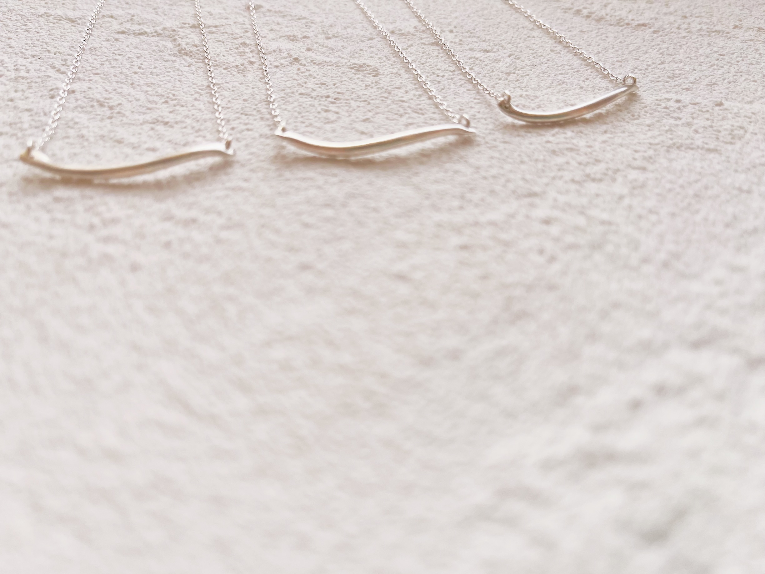 変形うねりバーネックレス